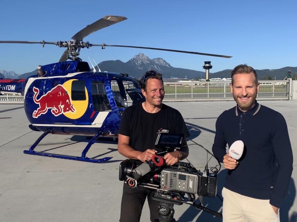 Dreharbeiten am Red Bull Hangar mit Sebastian Weber Servus TV