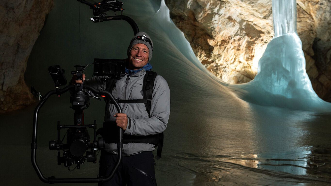 Roland Chytra, Klettern in den größten Eishöhlen der Welt, Dreharbeiten für ServusTV Bergwelten